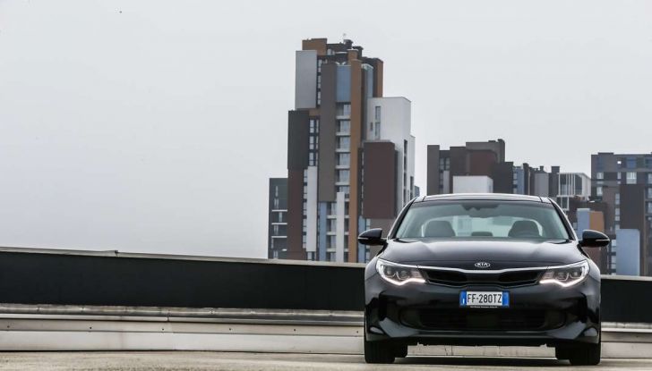 Nuova Kia Optima Plug-in Hybrid prova su strada, dotazioni e caratteristiche tecniche - Foto 26 di 51