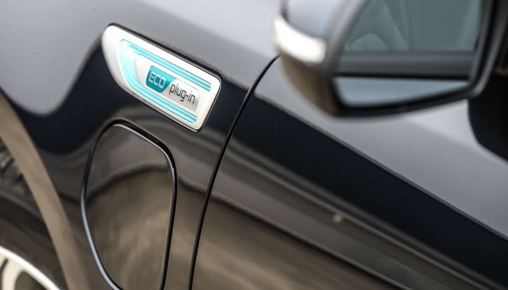 Nuova Kia Optima Plug-in Hybrid prova su strada, dotazioni e caratteristiche tecniche - Foto 33 di 51
