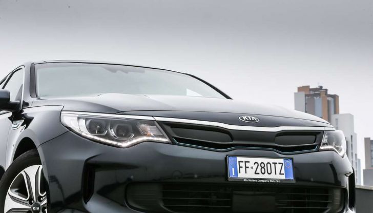 Nuova Kia Optima Plug-in Hybrid prova su strada, dotazioni e caratteristiche tecniche - Foto 35 di 51