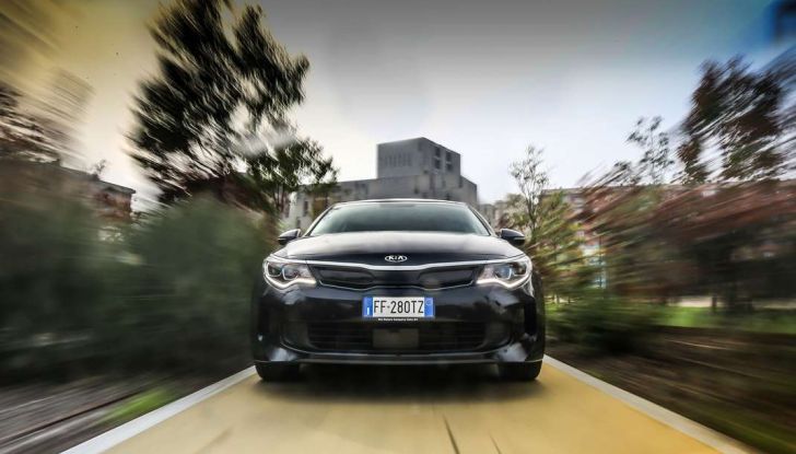 Nuova Kia Optima Plug-in Hybrid prova su strada, dotazioni e caratteristiche tecniche - Foto 43 di 51