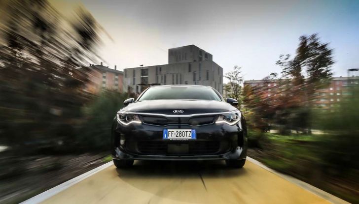 Nuova Kia Optima Plug-in Hybrid prova su strada, dotazioni e caratteristiche tecniche - Foto 44 di 51