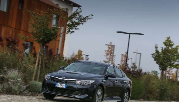 Nuova Kia Optima Plug-in Hybrid prova su strada, dotazioni e caratteristiche tecniche - Foto 46 di 51