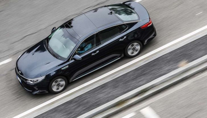 Nuova Kia Optima Plug-in Hybrid prova su strada, dotazioni e caratteristiche tecniche - Foto 6 di 51