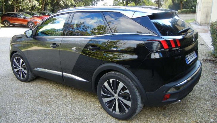 Nuova Peugeot 3008 prova su strada, prezzi e allestimenti - Foto 13 di 38