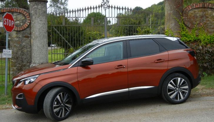 Nuova Peugeot 3008 prova su strada, prezzi e allestimenti - Foto 26 di 38