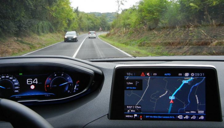 Nuova Peugeot 3008 prova su strada, prezzi e allestimenti - Foto 28 di 38