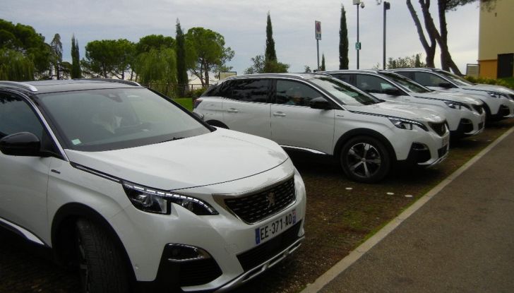 Nuova Peugeot 3008 prova su strada, prezzi e allestimenti - Foto 35 di 38