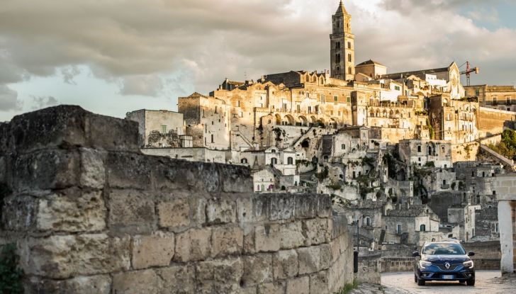 Nuova Renault Megane Sporter prova su strada, prezzi e motorizzazioni - Foto 23 di 56