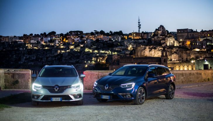 Nuova Renault Megane Sporter prova su strada, prezzi e motorizzazioni - Foto 24 di 56