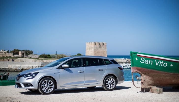 Nuova Renault Megane Sporter prova su strada, prezzi e motorizzazioni - Foto 31 di 56