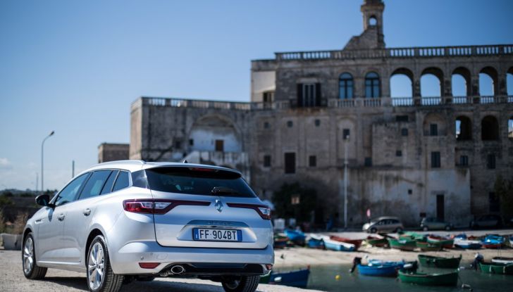 Nuova Renault Megane Sporter prova su strada, prezzi e motorizzazioni - Foto 33 di 56