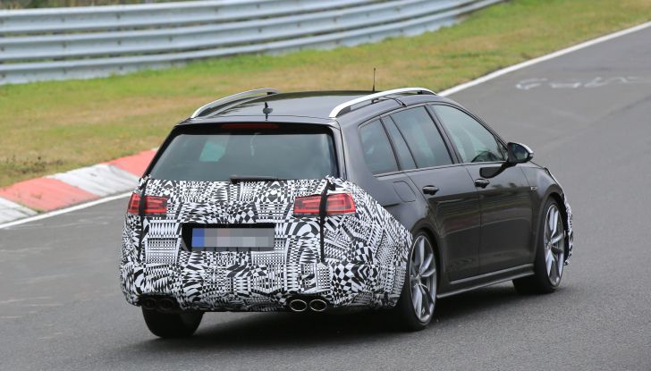 Nuova Volkswagen Golf VII R Variant 2018, foto spia al Ring - Foto 17 di 18