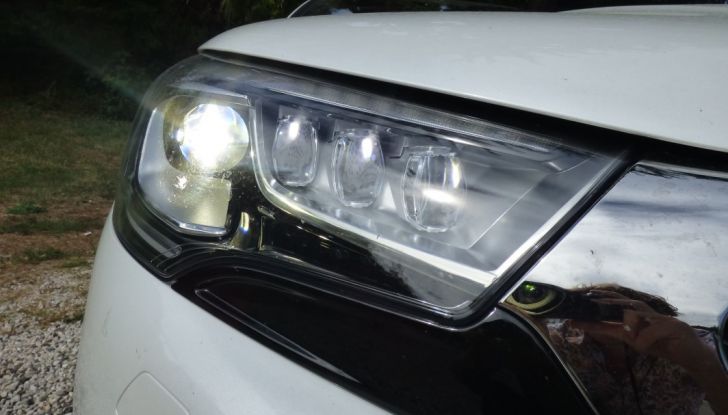 Prova su strada DS 4 Crossback BlueHDI 120: impressioni, allestimenti e prezzi - Foto 8 di 32