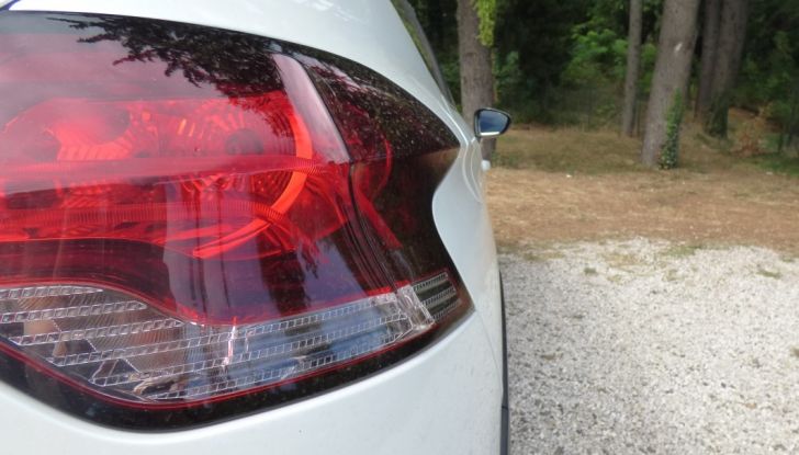 Prova su strada DS 4 Crossback BlueHDI 120: impressioni, allestimenti e prezzi - Foto 15 di 32