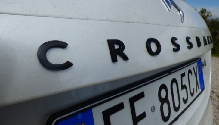 Prova su strada DS 4 Crossback BlueHDI 120: impressioni, allestimenti e prezzi - Foto 16 di 32