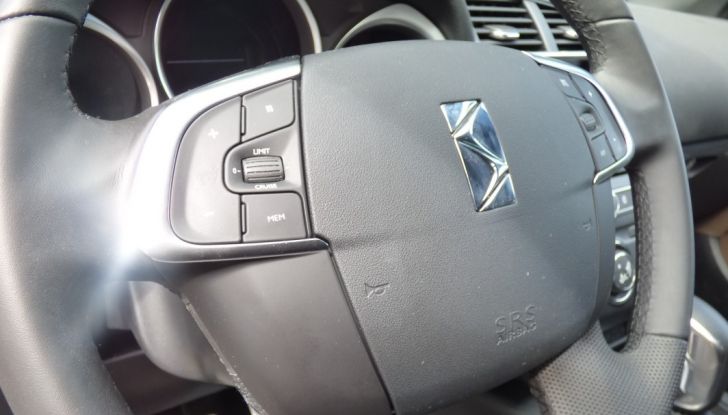 Prova su strada DS 4 Crossback BlueHDI 120: impressioni, allestimenti e prezzi - Foto 27 di 32