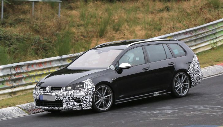 Nuova Volkswagen Golf VII R Variant 2018, foto spia al Ring - Foto 4 di 18