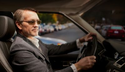 Obbligo occhiali alla guida: informazioni e sanzioni