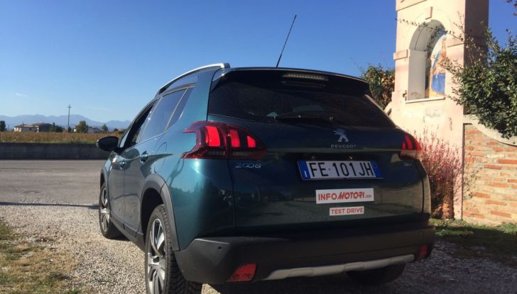 Peugeot 2008 1.6 Hdi 120 CV: prova su strada, allestimenti e motorizzazioni - Foto 14 di 15