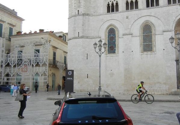 Nuova Volvo S90 prova su strada, motori, prestazioni e prezzi - Foto 19 di 26