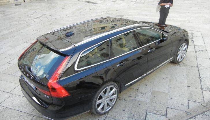 Nuova Volvo S90 prova su strada, motori, prestazioni e prezzi - Foto 20 di 26