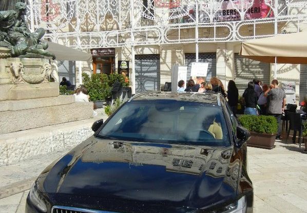 Nuova Volvo S90 prova su strada, motori, prestazioni e prezzi - Foto 22 di 26