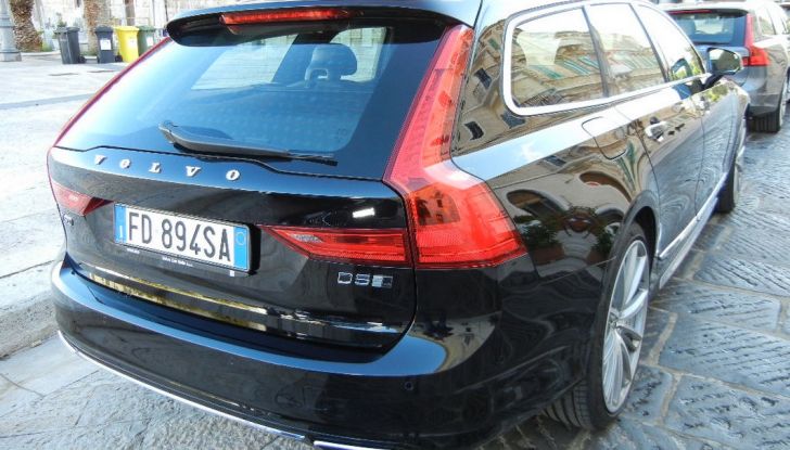 Nuova Volvo S90 prova su strada, motori, prestazioni e prezzi - Foto 8 di 26