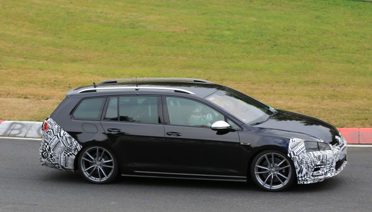 Nuova Volkswagen Golf VII R Variant 2018, foto spia al Ring - Foto 14 di 18