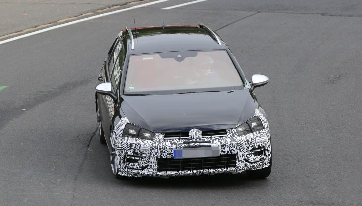 Nuova Volkswagen Golf VII R Variant 2018, foto spia al Ring - Foto 11 di 18
