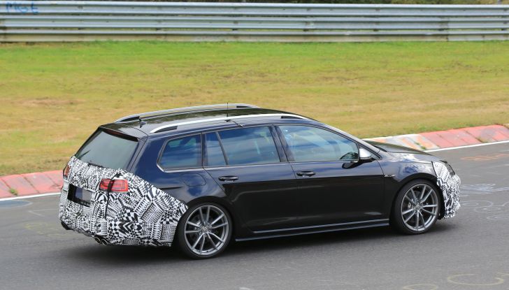 Nuova Volkswagen Golf VII R Variant 2018, foto spia al Ring - Foto 15 di 18
