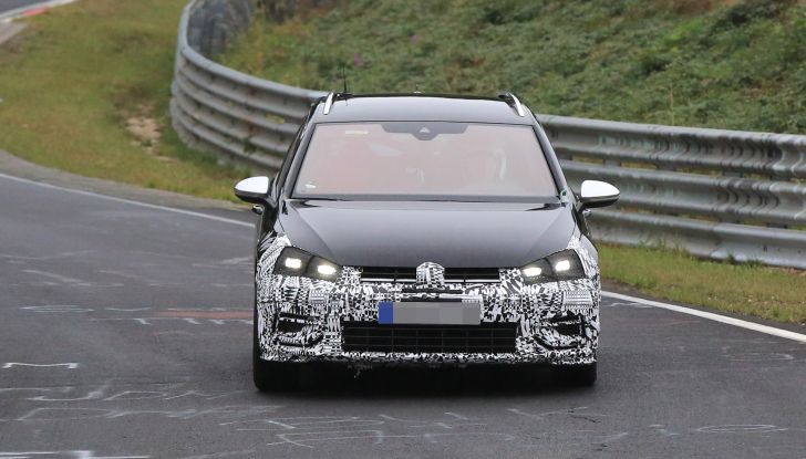 Nuova Volkswagen Golf VII R Variant 2018, foto spia al Ring - Foto 1 di 18