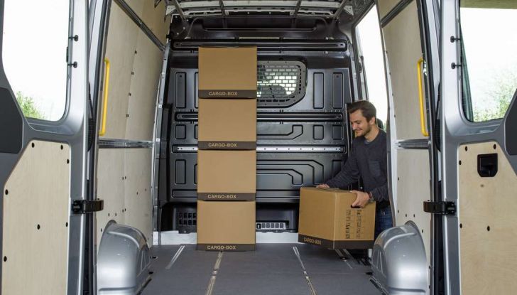 Volkswagen Crafter prova su strada del veicolo commerciale di nuova generazione - Foto 20 di 34