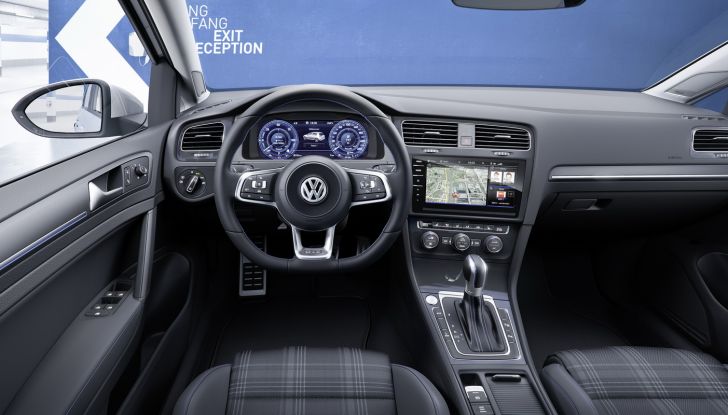 Volkswagen Golf VII restyling, prime foto e informazioni ufficiali - Foto 14 di 25