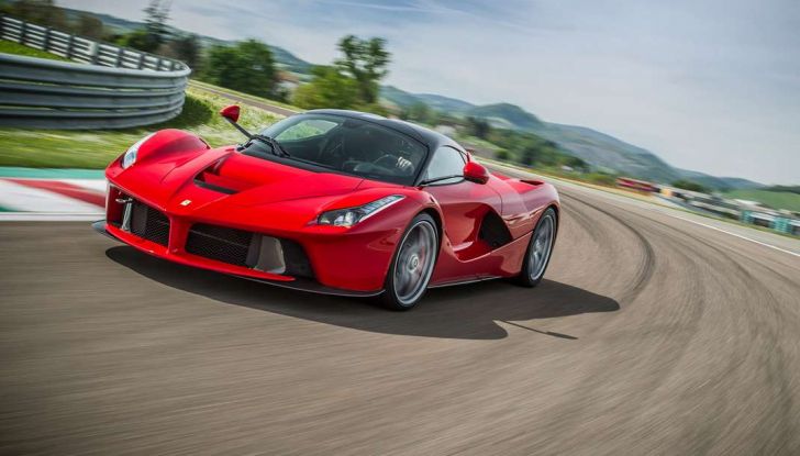 5 tra le piu belle ferrari di sempre scatenate in pista da jay leno 3