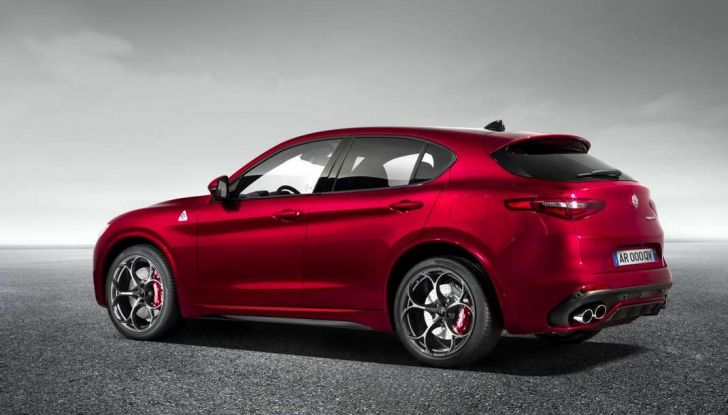 Alfa Romeo Stelvio e le sue concorrenti: i SUV più potenti sul mercato - Foto 2 di 16