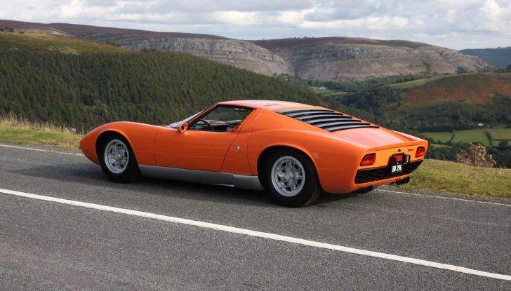 Lamborghini Miura della rockstar Rod Stewart venduta all’asta a 1,1 milioni di euro - Foto 7 di 9