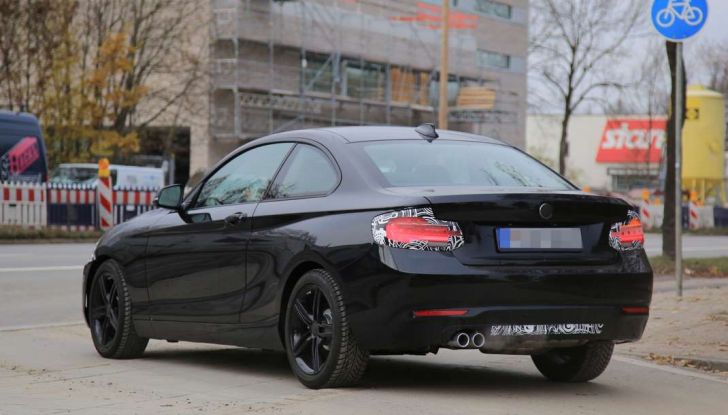 bmw serie 2 coupe foto spia del restyling di meta carriera