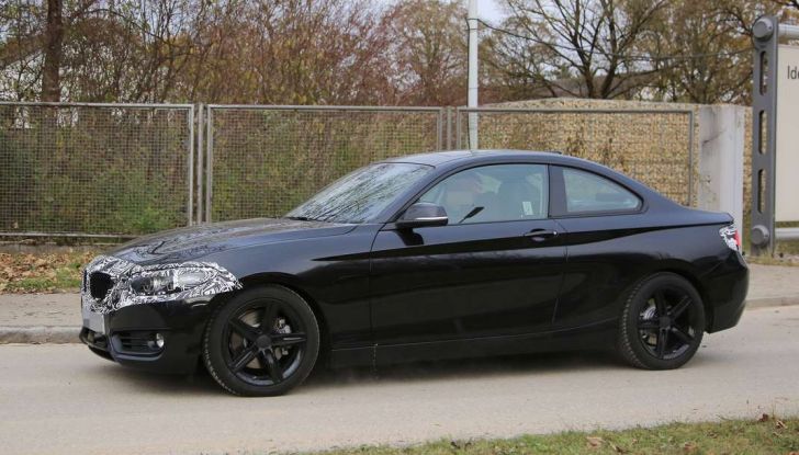 bmw serie 2 coupe foto spia del restyling di meta carriera