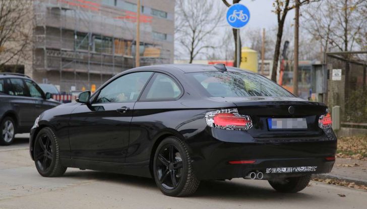 bmw serie 2 coupe foto spia del restyling di meta carriera 14