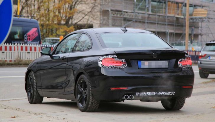bmw serie 2 coupe foto spia del restyling di meta carriera