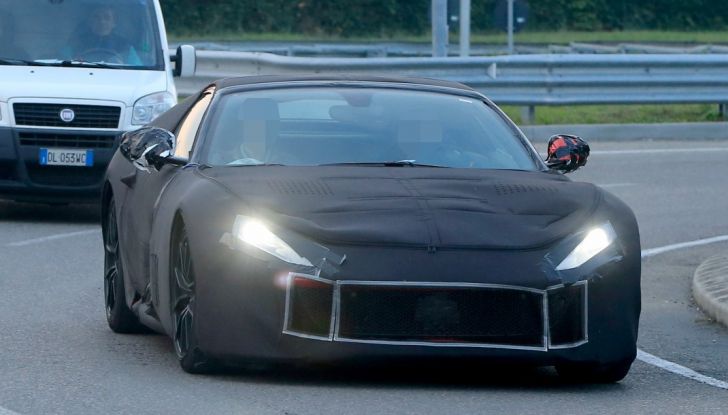 ferrari f12 m foto spia frontale