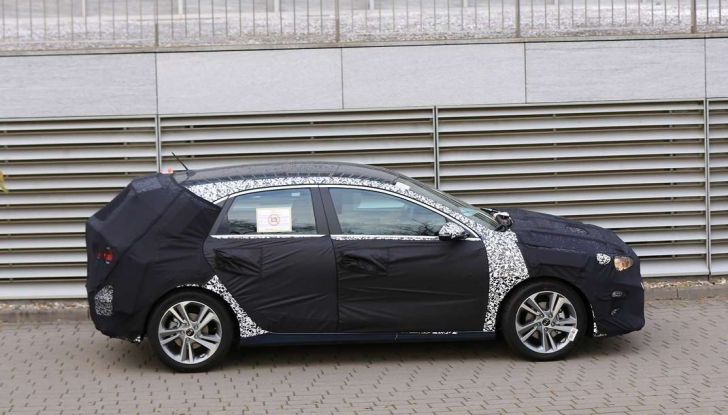 Kia Ceed 2017, prime immagini spia della nuova generazione - Foto 8 di 16