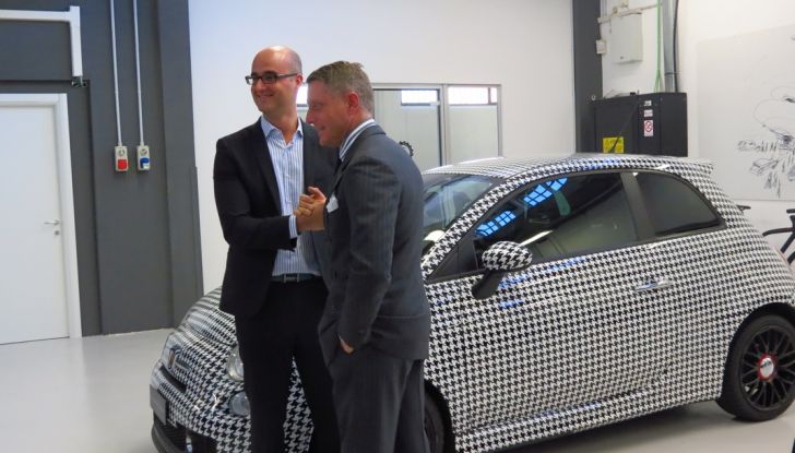 lapo elkann vende la fiat 500 pied de poule e non solo 1
