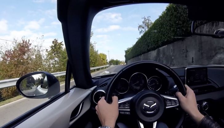 Test Drive Mazda MX-5 1.5 da 131 CV: il divertimento allo scoperto - Foto 20 di 22