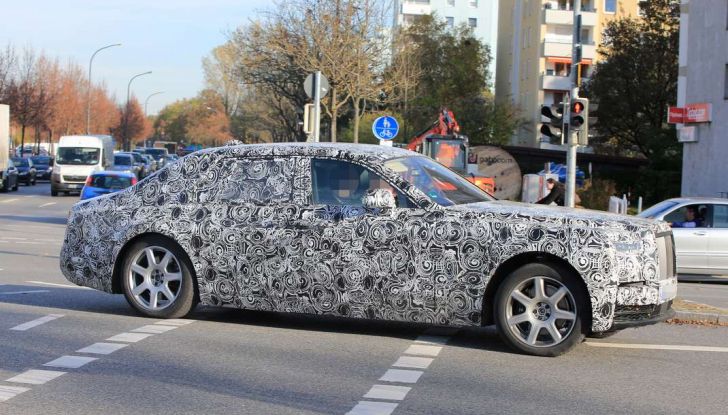 Nuova Rolls Royce Phantom spiata con nuovi dettagli e particolari - Foto 6 di 10