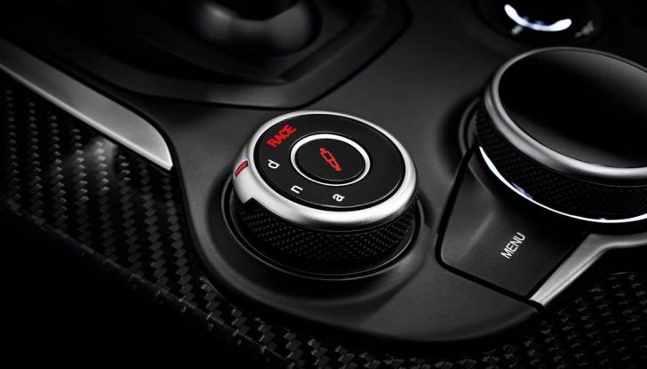 Alfa Romeo Stelvio pick-up, il rendering - Foto 11 di 25