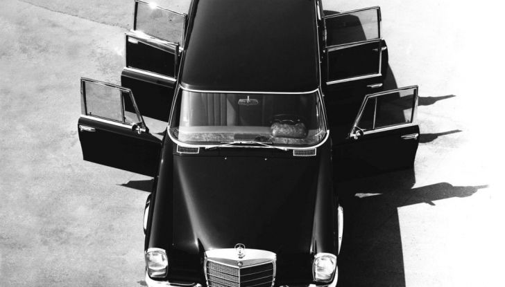 Le 5 auto più belle di Pablo Escobar, re dei Narcos - Foto 7 di 18