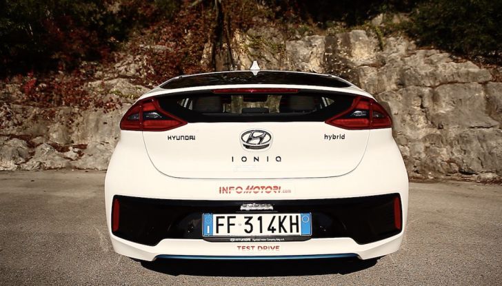 Hyundai Ioniq Hybrid 2016: la nostra prova su strada - Foto 25 di 31