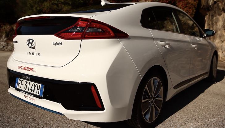 Hyundai Ioniq Hybrid 2016: la nostra prova su strada - Foto 26 di 31