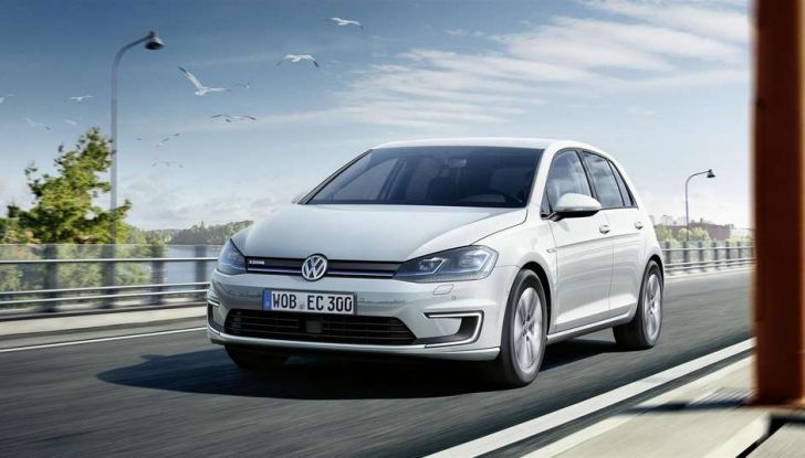 Volkswagen e-Golf 2017, l’elettrica debutta con un’autonomia di 300 km - Foto 7 di 8